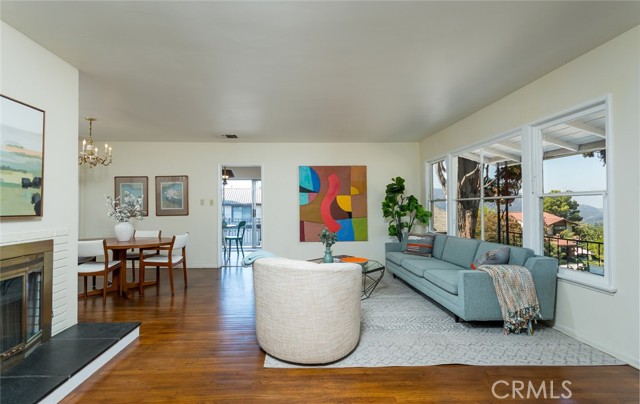 Detail Gallery Image 4 of 43 For 2861 Markridge Rd, La Crescenta,  CA 91214 - 4 Beds | 2 Baths