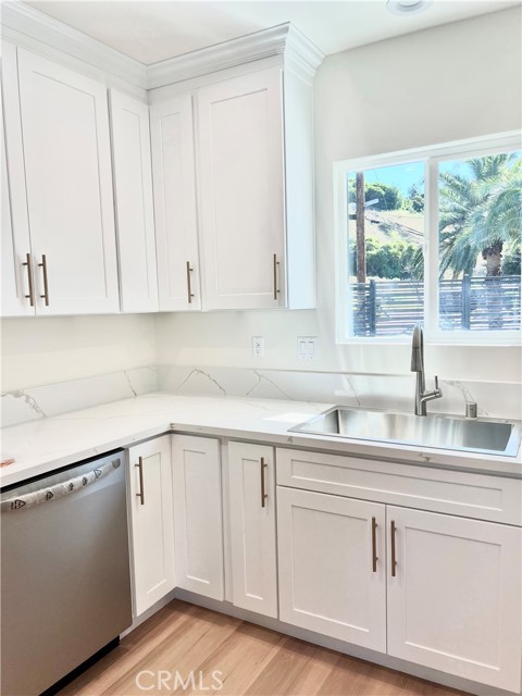 Detail Gallery Image 15 of 21 For 9645 Dale Ave, Sunland,  CA 91040 - 2 Beds | 2 Baths