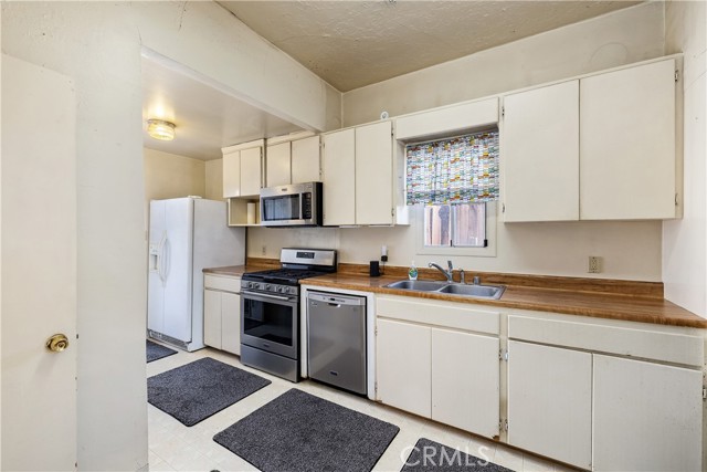 Detail Gallery Image 11 of 38 For 421 W Colorado Bld, Monrovia,  CA 91016 - 3 Beds | 2 Baths