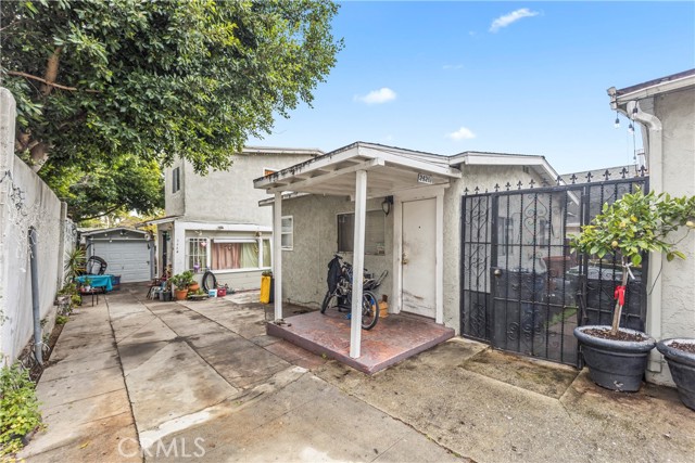 2424 West Boulevard, Los Angeles CA: https://media.crmls.org/medias/b83eb758-24d3-4ea6-a8bb-175edeb9c7fe.jpg
