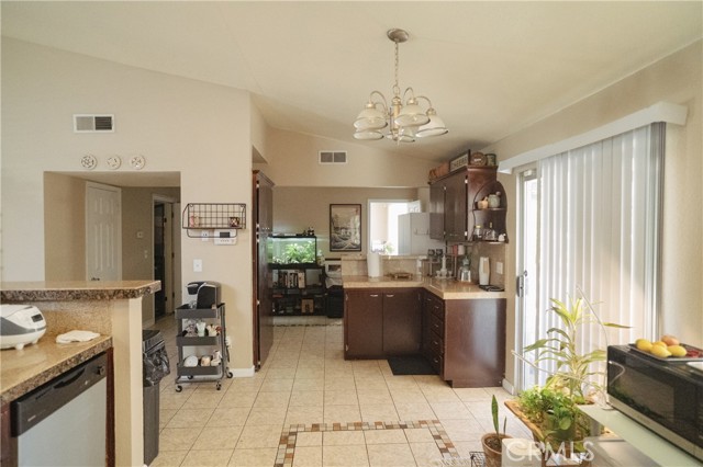 Detail Gallery Image 10 of 35 For 310 Buena Vista Ct, Merced,  CA 95348 - 4 Beds | 2/1 Baths