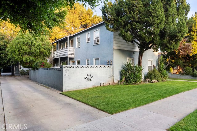 1608 Grismer Avenue, Burbank CA: https://media.crmls.org/medias/b83ecfe9-f9f7-4418-a71f-340ea7c2947d.jpg