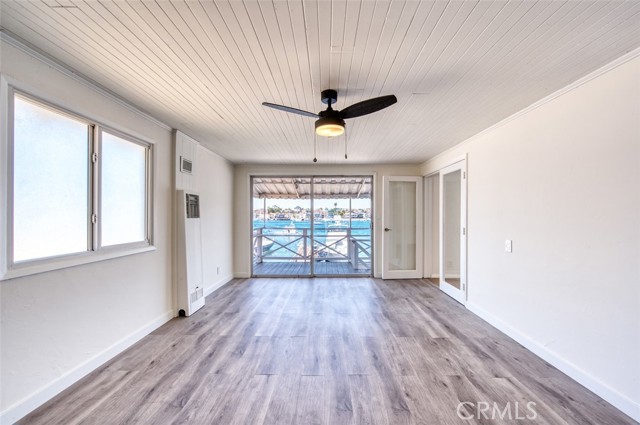 Detail Gallery Image 3 of 17 For 415 E Edgewater Ave #B,  Newport Beach,  CA 92661 - 2 Beds | 1 Baths