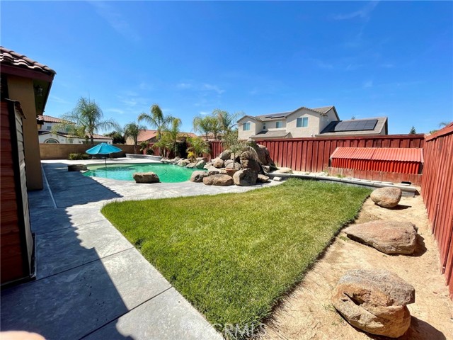 16052 W Middleton Avenue, Kerman CA: https://media.crmls.org/medias/b8415da4-aa89-4a2f-be18-80f952bbcb01.jpg