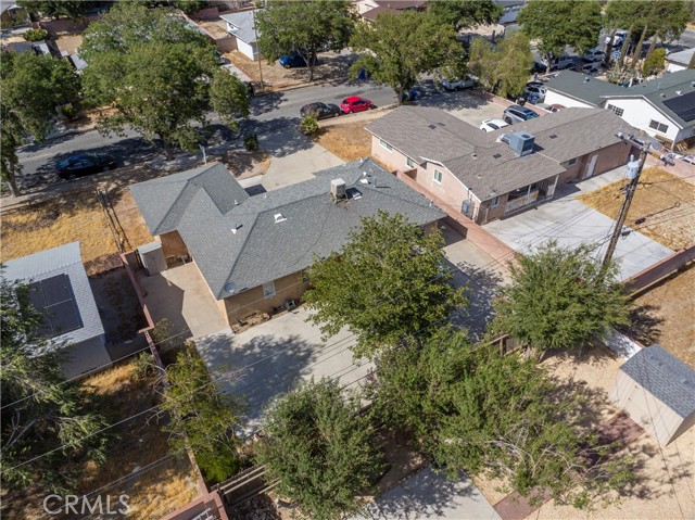 438 E Avenue R5, Palmdale CA: https://media.crmls.org/medias/b8419ddb-c7dd-4e26-9efa-407091999758.jpg
