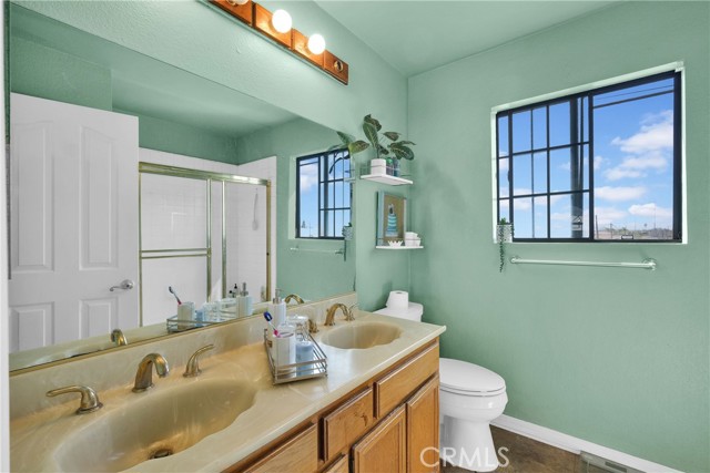 Detail Gallery Image 28 of 36 For 14207 Ramona Ave, Hawthorne,  CA 90250 - 4 Beds | 2/1 Baths
