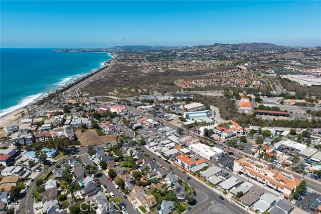 1412 Buena Vista, San Clemente CA: https://media.crmls.org/medias/b841b1f0-ba10-4f59-9033-a3fa45903743.jpg