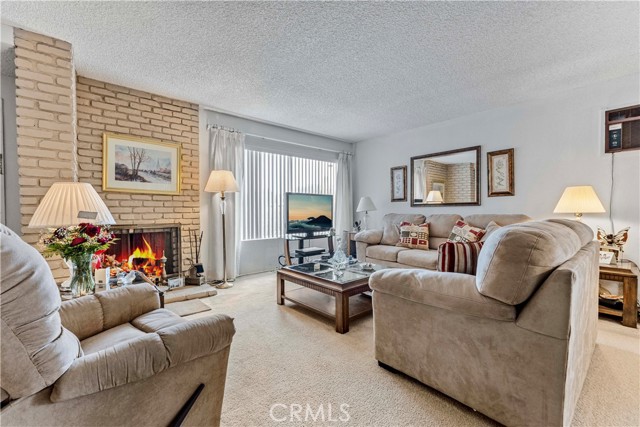 7340 Corsican Drive, Huntington Beach CA: https://media.crmls.org/medias/b841bacb-b721-410f-a8c0-ea3a19ab77f2.jpg