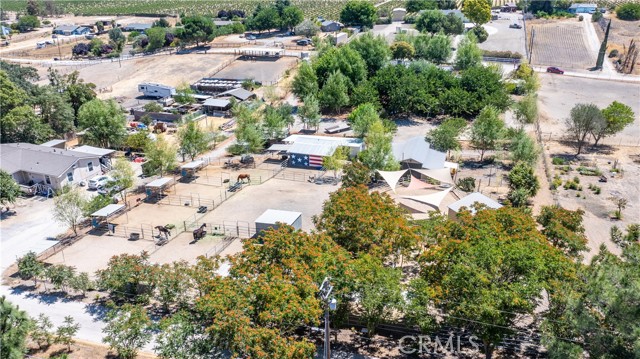 4225 Farousse Way, Paso Robles CA: https://media.crmls.org/medias/b841c70b-e52a-412c-9b0b-7dca689cc96b.jpg