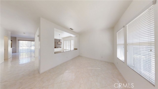 Detail Gallery Image 2 of 18 For 11363 Deerfield Dr, Yucaipa,  CA 92399 - 5 Beds | 3 Baths