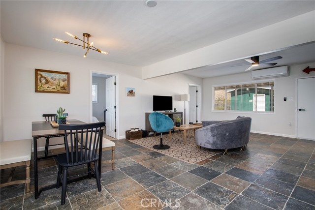 4574 Avenida Del Sol, Joshua Tree CA: https://media.crmls.org/medias/b8422978-8b89-4f3a-acee-f2138da001ca.jpg