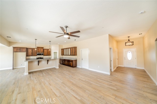 Detail Gallery Image 9 of 52 For 1525 Smoke Tree Rd, Pinon Hills,  CA 92372 - 4 Beds | 2 Baths