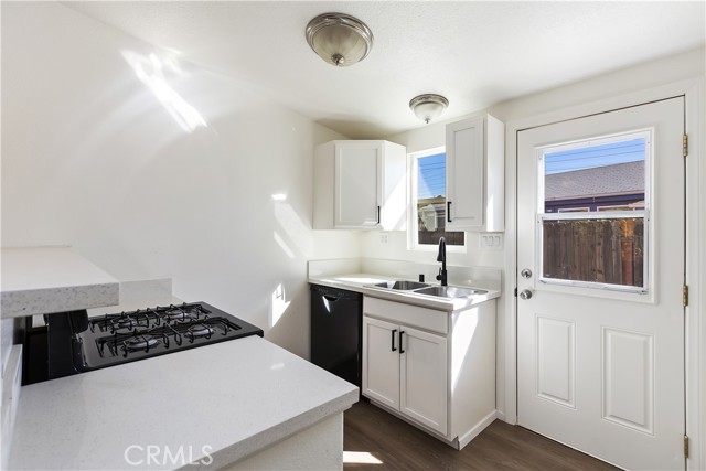 700 E Washington Street, Colton CA: https://media.crmls.org/medias/b84342ca-6209-4258-8856-40fc8e46358f.jpg