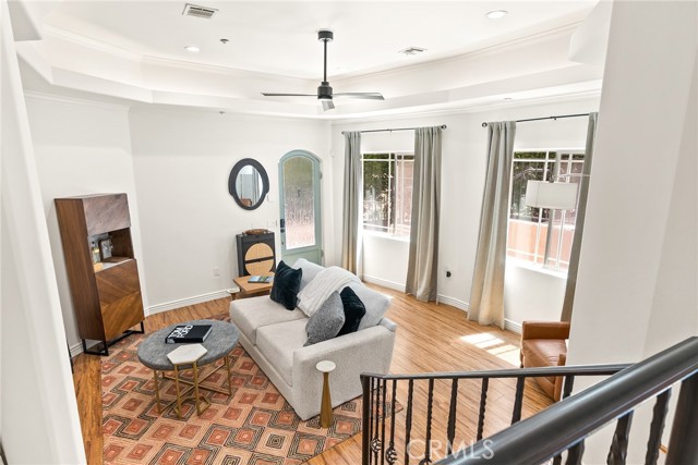 11145 Sunshine Terrace, Studio City CA: https://media.crmls.org/medias/b8436a54-3f6d-4775-9f6b-c589cd6b44de.jpg
