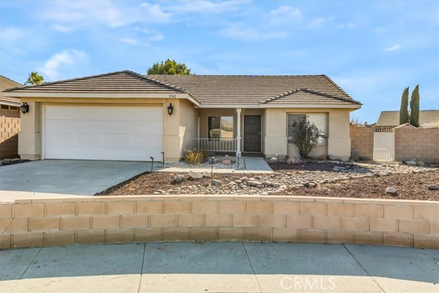 Detail Gallery Image 1 of 21 For 3742 Hickory Ct, Rosamond,  CA 93560 - 3 Beds | 2 Baths