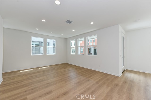115 Allusion, Irvine CA: https://media.crmls.org/medias/b843c732-1dfa-42c4-838e-bfacb079e7bc.jpg