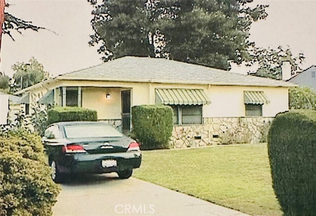 12159 Miranda Street, Valley Village CA: https://media.crmls.org/medias/b8448a69-4794-403b-a4f6-1ba2a3c8b77a.jpg