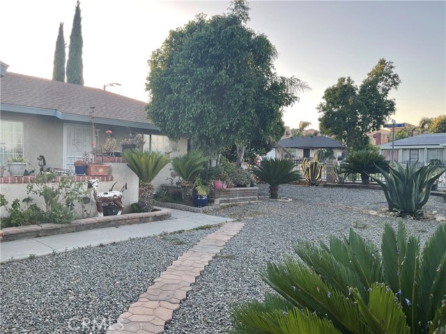 322 N Fillmore Avenue, Rialto CA: https://media.crmls.org/medias/b844a683-c5a2-4f19-a733-4028cecd3b48.jpg