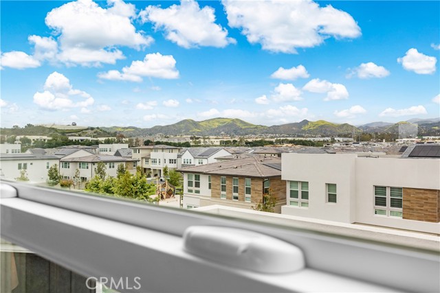 281 Burwood, Lake Forest CA: https://media.crmls.org/medias/b844f496-949e-4db9-9f55-6de861adffb2.jpg