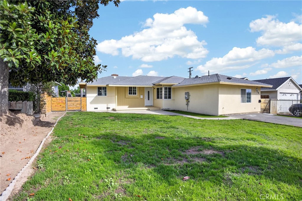 https://media.crmls.org/medias/b844ff36-e211-441a-a725-0d16986b153f.jpg?preset=X-Large