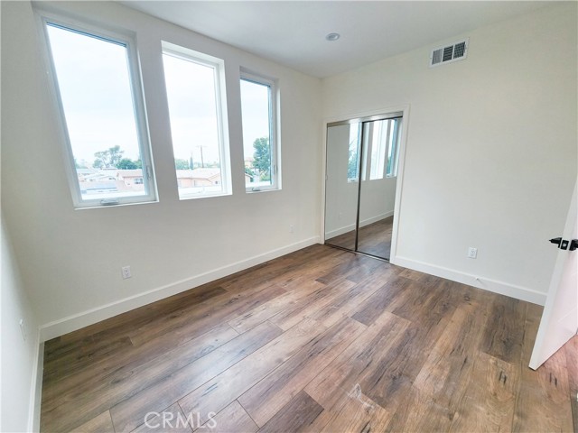 Detail Gallery Image 5 of 12 For 11257 Tiara St #1/2,  North Hollywood,  CA 91601 - 4 Beds | 3/1 Baths