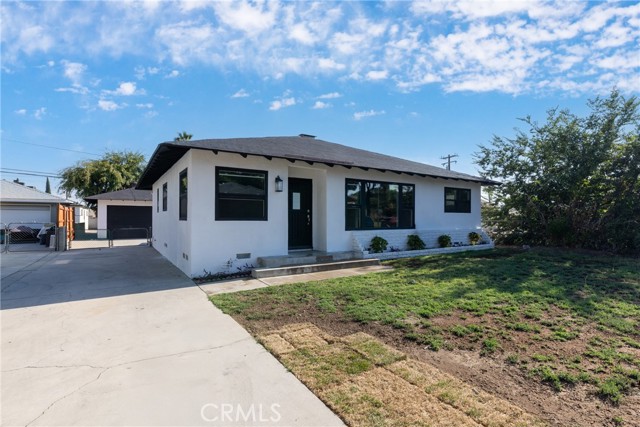 557 E Trenton, San Bernardino CA: https://media.crmls.org/medias/b8458ed7-49ac-4167-b1e0-093f21cc0f4d.jpg