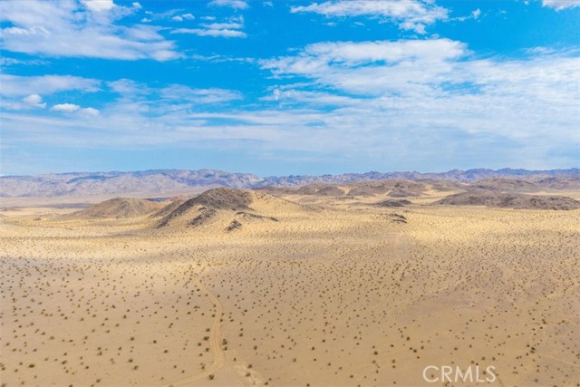 67859 Valle Vista Road, 29 Palms CA: https://media.crmls.org/medias/b8459676-e7c4-448f-9192-888de76e7e8e.jpg