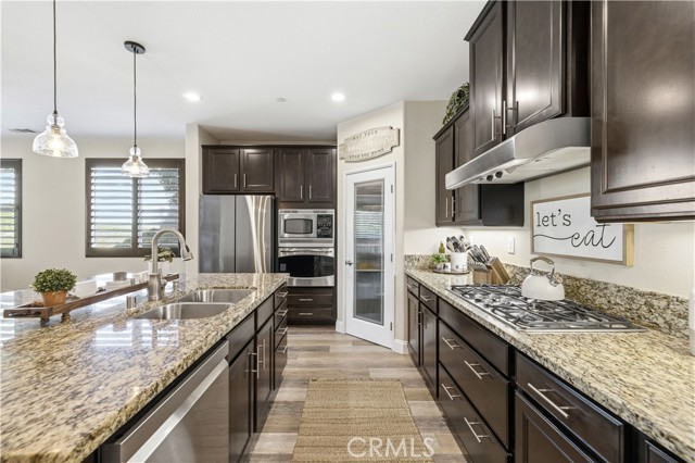 Detail Gallery Image 10 of 43 For 24903 Shadow Ridge Ct, Valencia,  CA 91354 - 4 Beds | 3/1 Baths