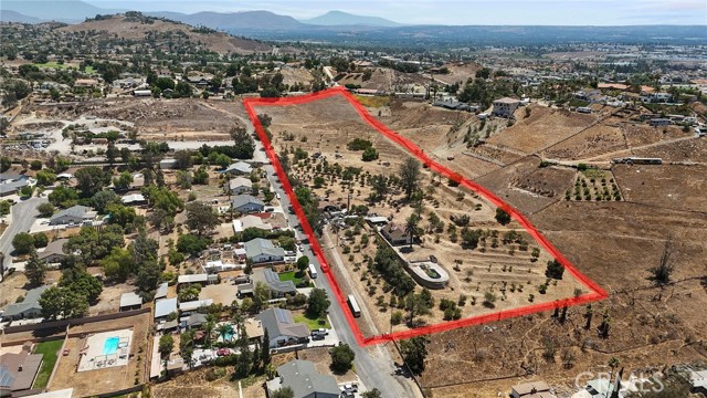8600 58th Street, Jurupa Valley CA: https://media.crmls.org/medias/b846523e-0019-42f1-90a8-0a3640228d21.jpg