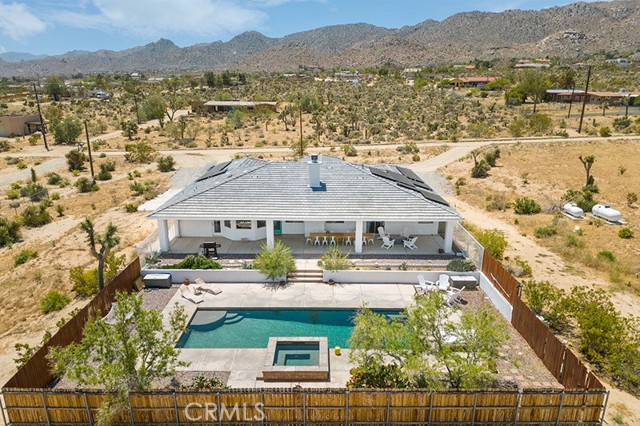 Detail Gallery Image 1 of 31 For 61424 Latham Trl, Joshua Tree,  CA 92252 - 4 Beds | 2/1 Baths