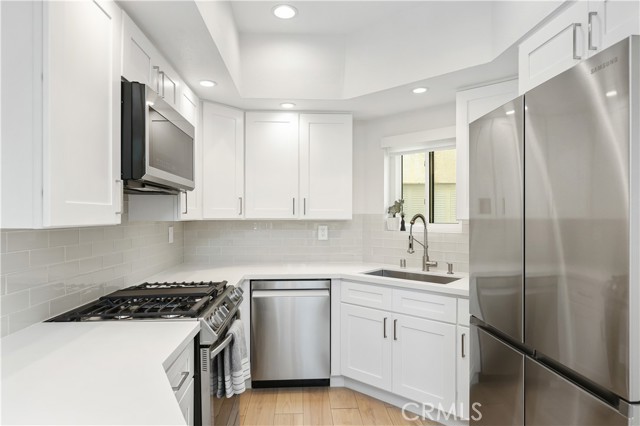 Detail Gallery Image 5 of 30 For 17202 Corbina #209,  Huntington Beach,  CA 92649 - 1 Beds | 1 Baths