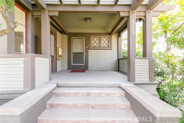 325 S Los Robles Avenue, Pasadena CA: https://media.crmls.org/medias/b847c0bc-4443-417a-b020-b98f3b26cbc8.jpg