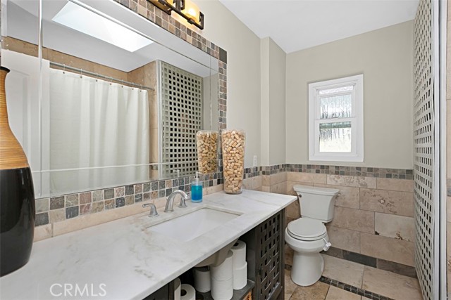Detail Gallery Image 20 of 34 For 244 Venetia, Long Beach,  CA 90803 - 3 Beds | 2 Baths