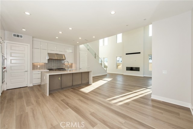 Detail Gallery Image 8 of 40 For 209 Mask, Irvine,  CA 92618 - 5 Beds | 5 Baths