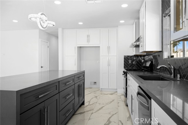 Detail Gallery Image 11 of 36 For 11900 Cometa Ave, Pacoima,  CA 91331 - 3 Beds | 2 Baths