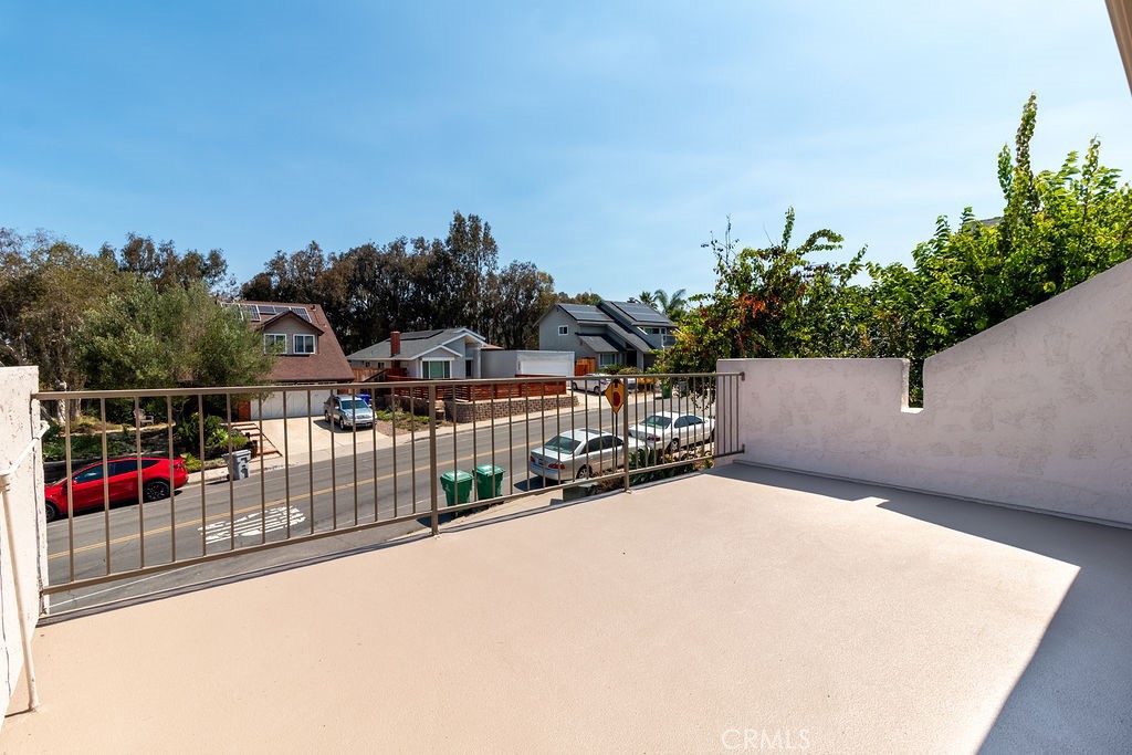 https://media.crmls.org/medias/b8486066-c365-4a0b-82aa-24ae2eb55137.jpg?preset=X-Large