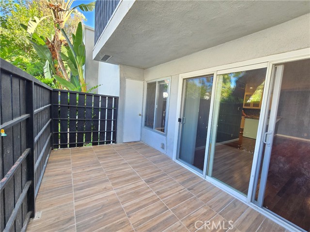 Detail Gallery Image 14 of 31 For 18645 Hatteras St #161,  Tarzana,  CA 91356 - 2 Beds | 1/1 Baths