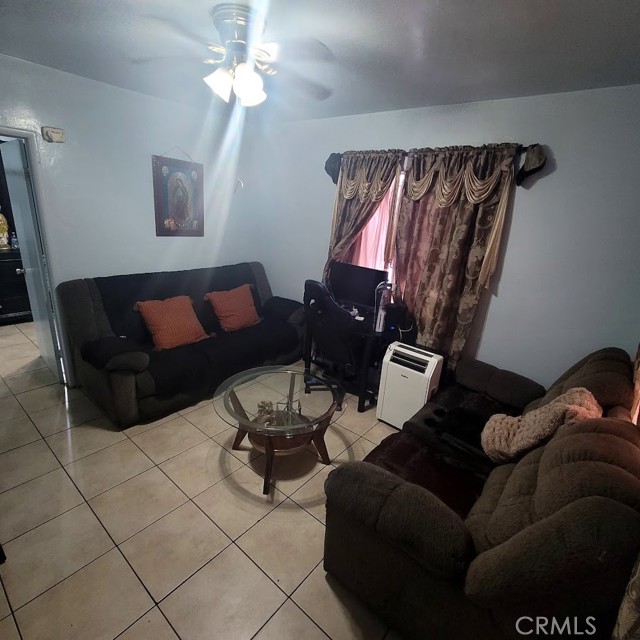 6527 Marlow Avenue, Bell Gardens CA: https://media.crmls.org/medias/b8497ca3-2443-4002-a179-27229b084745.jpg