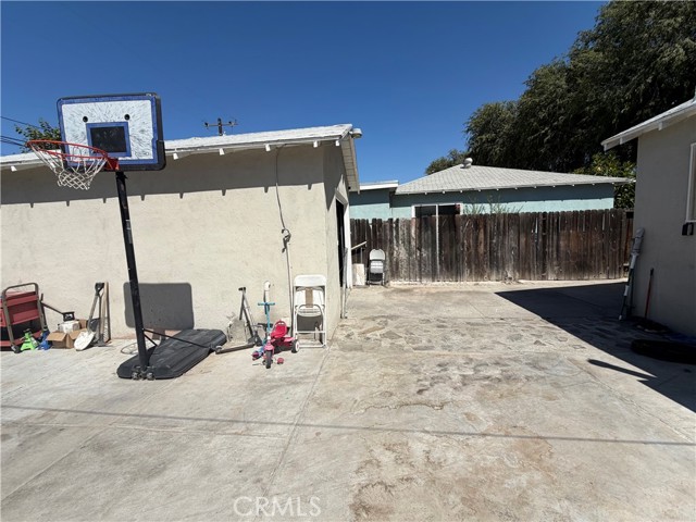 2404 Roxbury Dr, San Bernardino, CA 92404 photo 20