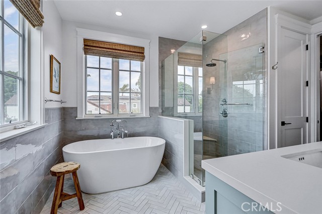 Detail Gallery Image 29 of 42 For 1717 Pacific Ave., Manhattan Beach,  CA 90266 - 4 Beds | 3 Baths