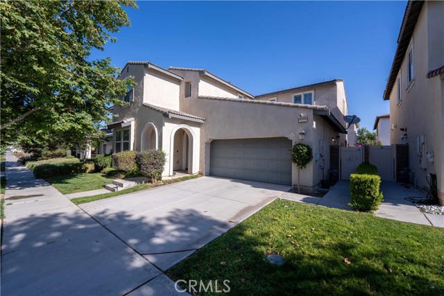 3225 E Denali Drive, Ontario CA: https://media.crmls.org/medias/b84aaaa2-af73-4d8f-b87e-9e1f6adc4131.jpg