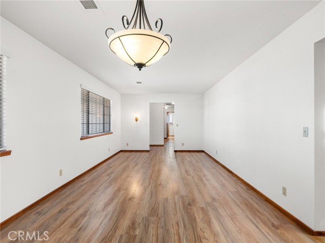 Detail Gallery Image 13 of 35 For 12635 Sorrel Dr, Apple Valley,  CA 92308 - 3 Beds | 3 Baths