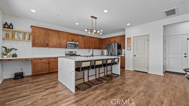 Detail Gallery Image 8 of 44 For 1417 Galaxy Dr, Beaumont,  CA 92223 - 4 Beds | 3 Baths