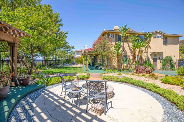 10266 Horsehaven Street, Sun Valley CA: https://media.crmls.org/medias/b84dbcd3-36bd-4e6e-b713-508ad6b8085f.jpg