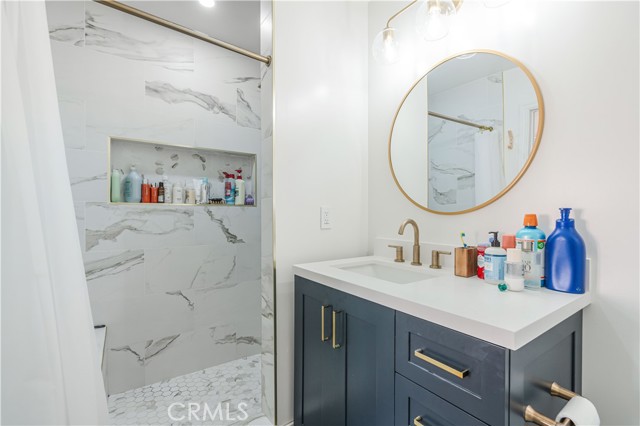 Image 13 of 21 For 492 Graham  