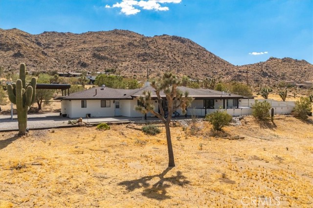 Detail Gallery Image 2 of 65 For 60427 Onaga Trl, Joshua Tree,  CA 92252 - 4 Beds | 2/1 Baths