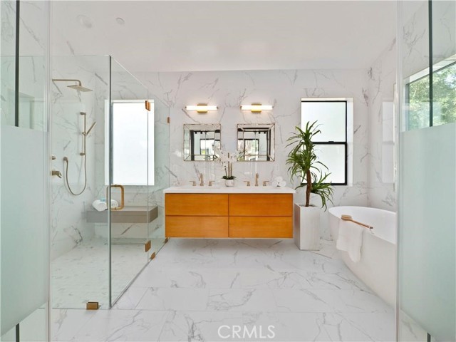 5702 Lubao Avenue, Woodland Hills CA: https://media.crmls.org/medias/b84f4b03-d71f-4fea-a963-cd58af9446e6.jpg