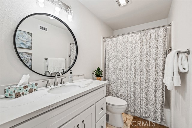 15 Marbella Lane, Palm Desert CA: https://media.crmls.org/medias/b84fd762-8abb-47bf-9cf2-07d4af1f545a.jpg