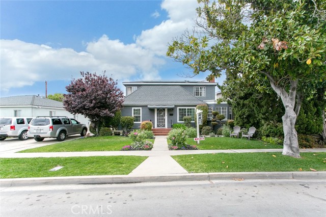 This Magnolia Avenue Dream Home is truly a rare gem at Wrigley Heights!