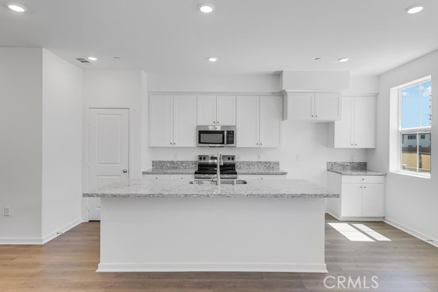 Detail Gallery Image 2 of 21 For 34581 Ciruela Ave, French Valley,  CA 92596 - 3 Beds | 2/1 Baths